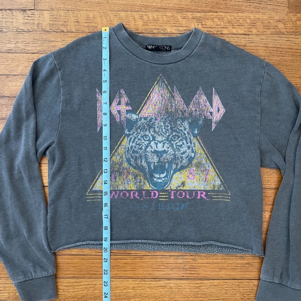 Vinyl Icons Def Leppard Cropped Long Sleeve Sweatshirt Size M - Picture 6 of 9